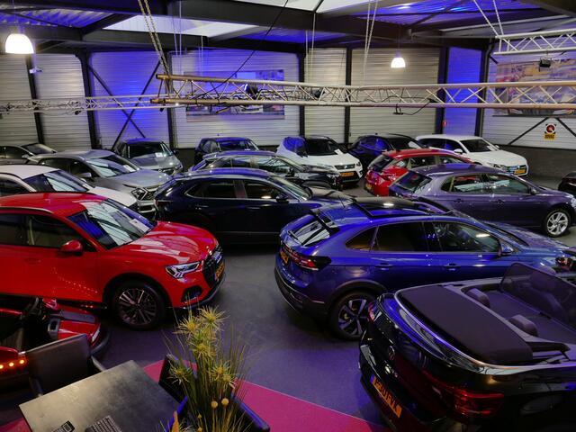 Volkswagen T-Roc 1.5 TSI 150PK R-LINE EVO IQ LIGHT ALCANTARA ELEK.KLEP CARPLAY STOEL/STUUR VERW. 18"LMV VIR.COCKPIT RLINE R LINE "Volkswagen rijden begint bij Topautos.nl - 75 topmodellen direct op voorraad!"