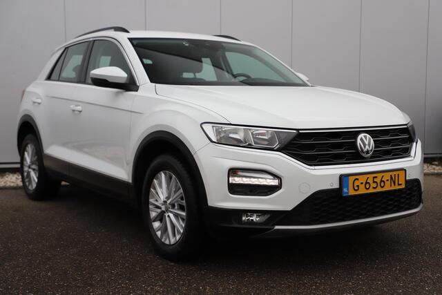 Volkswagen T-Roc 1.5 TSI Style 150PK Automaat Trekhaak Carplay/AndroidNavigatie Achteruitrijcamera Airco Adaptive Cruise Control Lane Assist