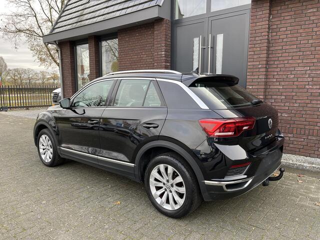 Volkswagen T-Roc 1.5 TSI Sport VIRTUAL DASBOARD | LED | TREKHAAK | ELEC. A. KLEP | ADAPTIVE CRUISE CONTROL | CAMERA | APPLE/ANDROID CARPLAY
