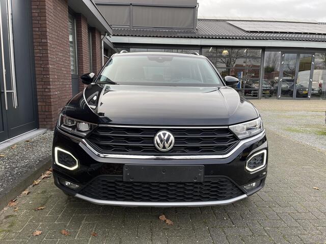 Volkswagen T-Roc 1.5 TSI Sport VIRTUAL DASBOARD | LED | TREKHAAK | ELEC. A. KLEP | ADAPTIVE CRUISE CONTROL | CAMERA | APPLE/ANDROID CARPLAY