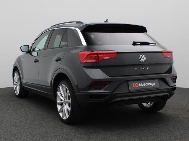 Volkswagen T-Roc 1.0 TSI Style 115PK 19" LM Velgen, Stoelverwarming, Parkeersensoren voor en achter, Navi, Clima