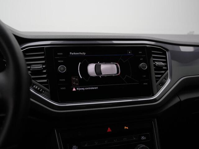 Volkswagen T-Roc 1.5 TSI 150 pk DSG Sport Business R / R-Line | Trekhaak | Stoelverwarming | Navigatie | Adaptive Cruise | Parkeersensoren voor/achter | Digital Cockpit Pro