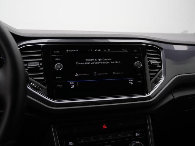 Volkswagen T-Roc 1.5 TSI 150 pk DSG Sport Business R / R-Line | Trekhaak | Stoelverwarming | Navigatie | Adaptive Cruise | Parkeersensoren voor/achter | Digital Cockpit Pro