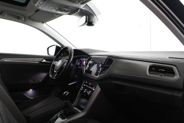 Volkswagen T-Roc 1.0 TSI Style Panorama.schuif/Camera/Adapt.cruise/18 inch...