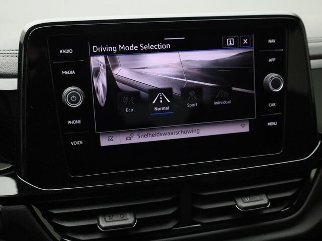 Volkswagen T-Roc 1.5TSI/150PK R-Line Black Style DSG · Navigatie · Apple/Android · Camera + Parkeersensoren · Garantie tot januari 2027