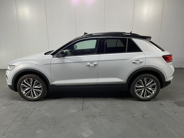 Volkswagen T-Roc 1.5 TSI Sport / AUTOMAAT/ PANO/ PARK. SENSOREN + CAMERA/ RIJ-MODI/ LED/ ADAPT. CRUISE/ 18" LMV/ DIGITAL DASH/ CLIMA/ NAVI/ DAB