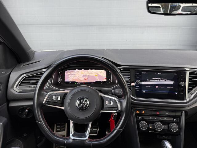 Volkswagen T-Roc 1.5 TSI Sport Pano Virtual Automaat Black style