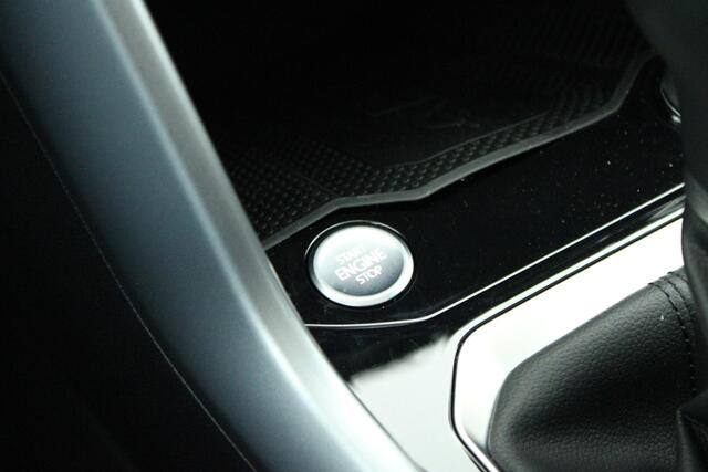 Volkswagen T-Roc 1.5 TSI 150pk DSG Life Edition Stoelverwarming Camera Keyless Led Navigatie