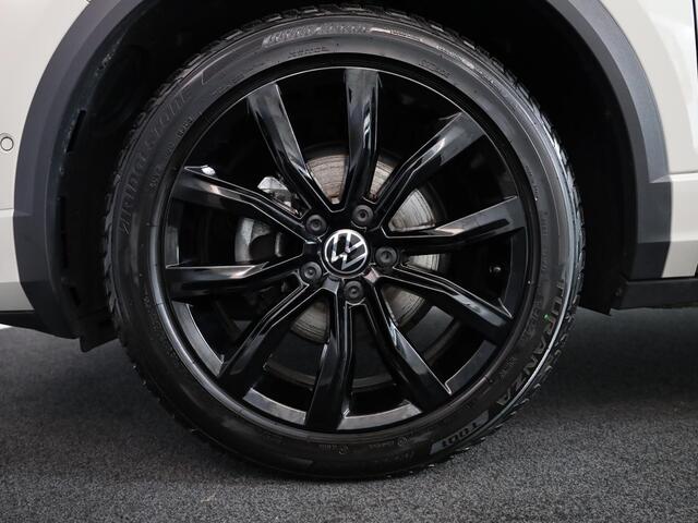 Volkswagen T-Roc 1.5 TSI R-Line 150PK Automaat (DSG) | Black Style | Massagestoel | Elektrische achterklep | Keyless entry |