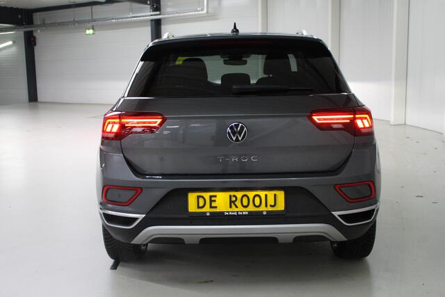 Volkswagen T-Roc 1.5 TSI DSG Style Panoramadak | Navigatie | DAB+ Radio | 17"Lichtmetalen velgen | Camera