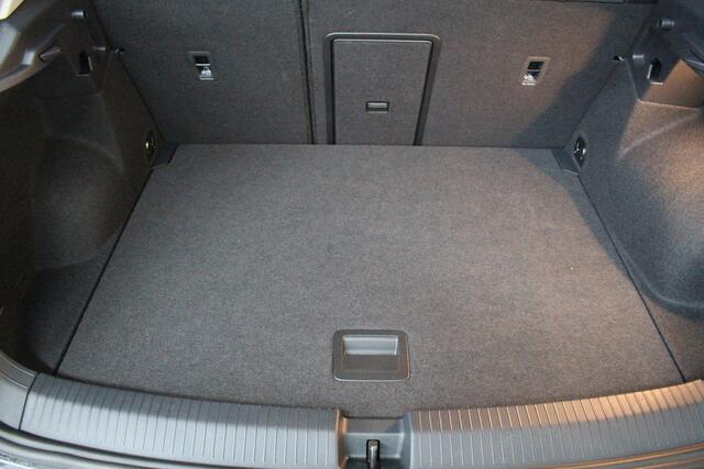 Volkswagen T-Roc 1.5 TSI DSG Style Panoramadak | Navigatie | DAB+ Radio | 17"Lichtmetalen velgen | Camera