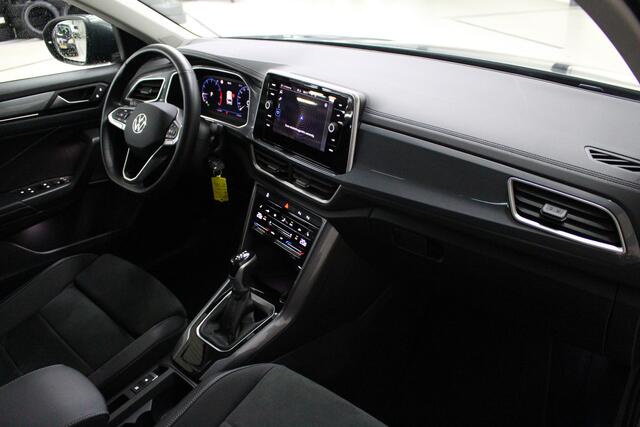 Volkswagen T-Roc 1.5 TSI DSG Style Panoramadak | Navigatie | DAB+ Radio | 17"Lichtmetalen velgen | Camera