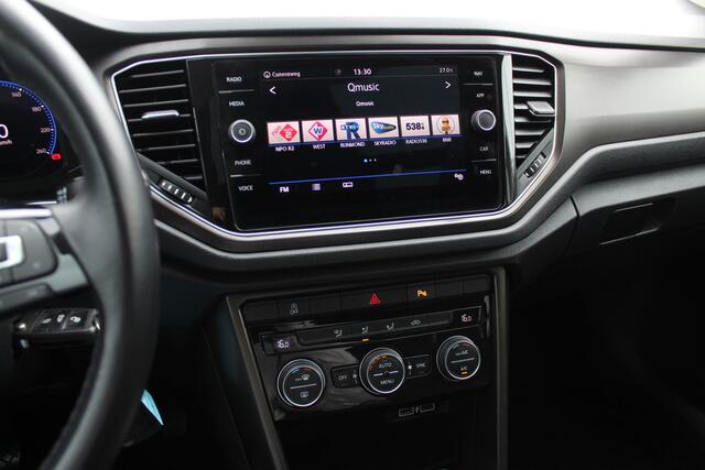 Volkswagen T-Roc 1.5 TSI Sport / Trekhaak / Panoramadak / Virtual Cockpit / CarPlay / 17'' / LED Koplampen / DAB / ACC