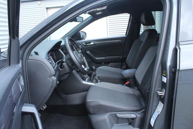Volkswagen T-Roc 1.5 TSI 150pk Sport R Line NL-Auto NAP Clima Cruise Navi Camera Dig. Cockpit Keyless 18"LMV