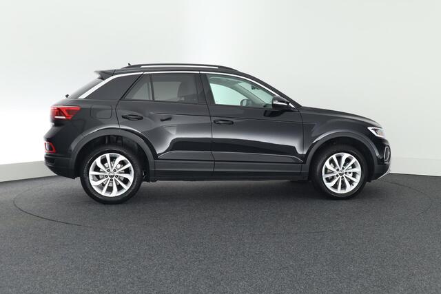 Volkswagen T-Roc 1.5 TSI 150pk DSG Life Edition Stoelverwarming Camera Keyless Led Navigatie