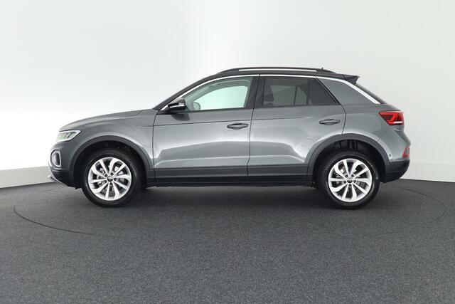 Volkswagen T-Roc 1.5 TSI 150pk DSG Life Edition Stoelverwarming Camera Keyless Led Navigatie