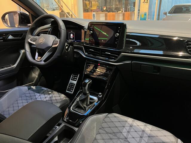 Volkswagen T-Roc 1.5 TSI 150pk DSG R-Line Edition / NIEUWE AUTO