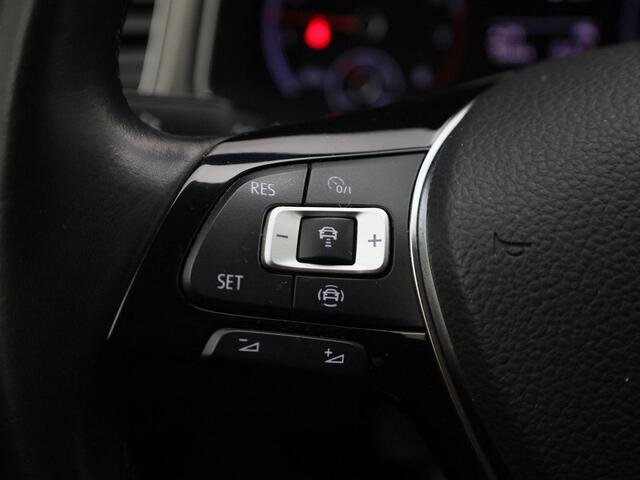 Volkswagen T-Roc 1.5TSI/150PK DSG Style Business · Navigatie · Stoelverwarming · Apple/Android