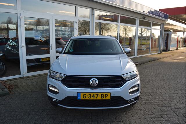 Volkswagen T-Roc 1.0 TSI Style Business | Digi. Dash | PDC | Camera | Orig. NL | NAP |