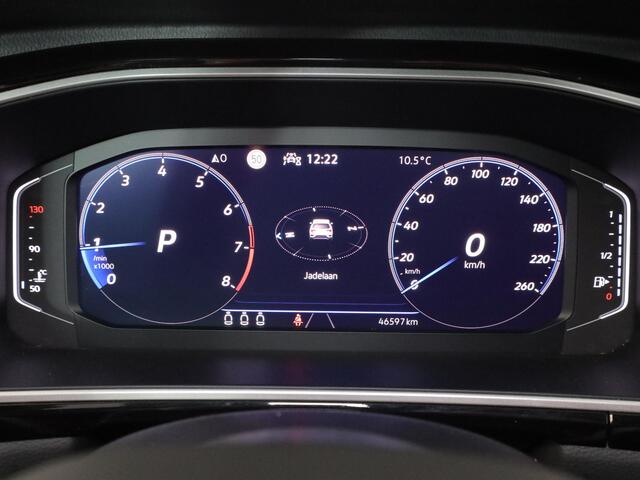 Volkswagen T-Roc 1.5 TSI R-Line 150 pk Automaat (DSG) | Verlengde garantie | Navigatie | Parkeersensoren (Park assist) | Achteruitrijcamera | Stoelverwarming | R-Line |