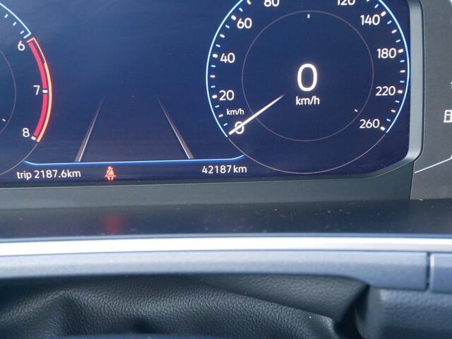 Volkswagen T-Roc 1.5 TSI STYLE **Clima//Carplay//Lm **