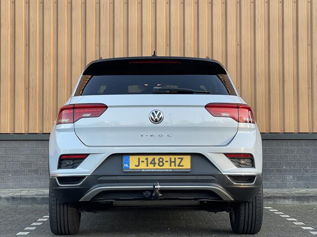 Volkswagen T-Roc 1.5 TSI Sport | Bluetooth | Trekhaak | Aircondtitioning | Achteruitrijdcamera | Navigatie | Parkeersensoren |