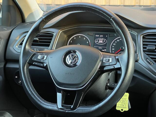 Volkswagen T-Roc 1.5 TSI Sport | Bluetooth | Trekhaak | Aircondtitioning | Achteruitrijdcamera | Navigatie | Parkeersensoren |