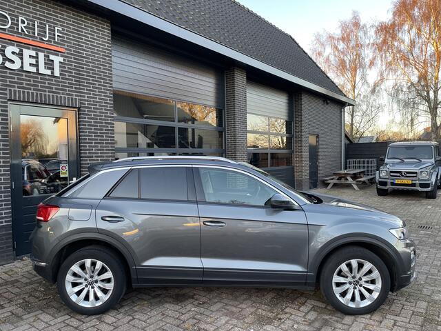 Volkswagen T-Roc 1.0 TSI Style Navi , Clima , Camera