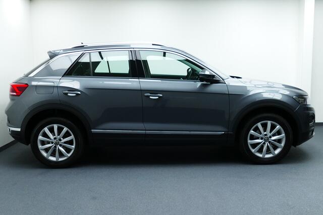 Volkswagen T-Roc 1.5 150Pk TSI Sport. Virt Cockpit, Camera, Elek Klep, Stoel&StuurVerw, Haak 1500kg