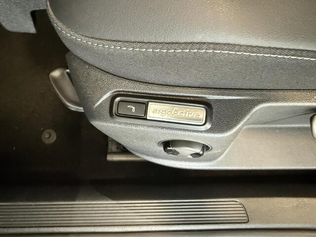 Volkswagen T-Roc 1.5 TSI R-Line DSG *IQ*CAM*MASSAGE*BUSS-PACK*LM17*