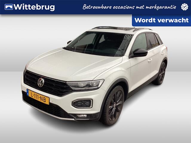 Volkswagen T-Roc 1.5 TSI Sport Business / Digitaal dashboard / Pano / Navigatie / Camera / Parkeersensoren V+A / Lichtmetaal 18 inch /