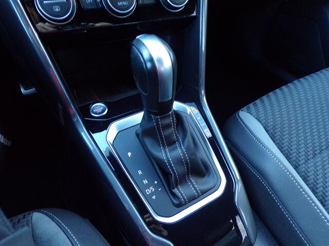 Volkswagen T-Roc 1.5 TSI R-Line Business Virtual cockpit Carplay Stoelverwarming