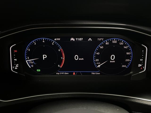 Volkswagen T-Roc 1.5 TSI Sport | NAVI | PAMORAMADAK | TREKHAAK | KEYLESS | ACC |