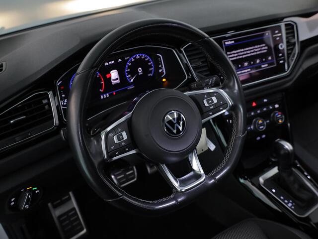 Volkswagen T-Roc 1.5 TSI Sport 150 pk Automaat (DSG) | Navigatie via App | Panoramadak | Parkeersensoren | Black Style pakket | Stoelverwarming |