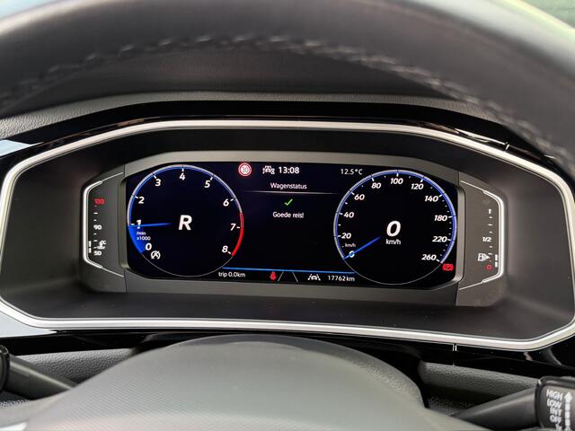 Volkswagen T-Roc 1.5 TSI 150pk DSG R-Line | Camera | Keyless | Elek. Achterklep | Dode hoek | Rijklaar incl. 1 jaar Bovag garantie