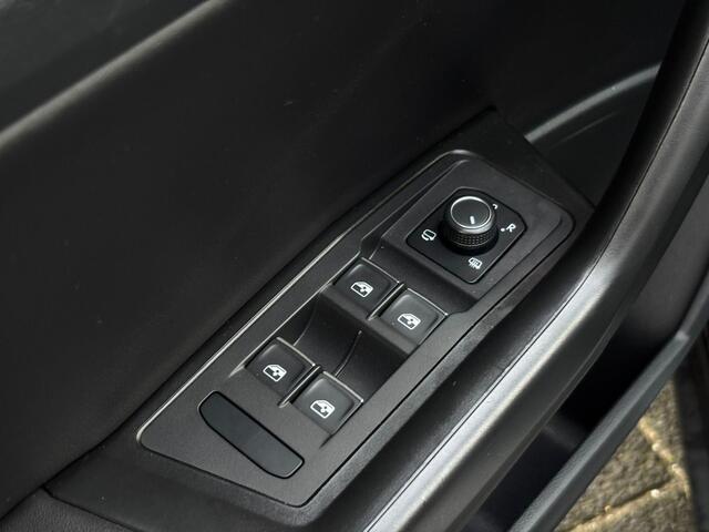 Volkswagen T-Roc Cabrio 1.5 TSI R-Line , Stoel/Stuurverwarming, lederen bekleding, Adaptive Cruise Control, Dodehoekassistentie, Enz...