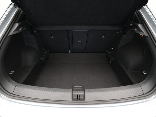 Volkswagen T-Roc 1.5 TSI 150pk DSG R-Line Navi via App Clima Pdc Lm Velgen