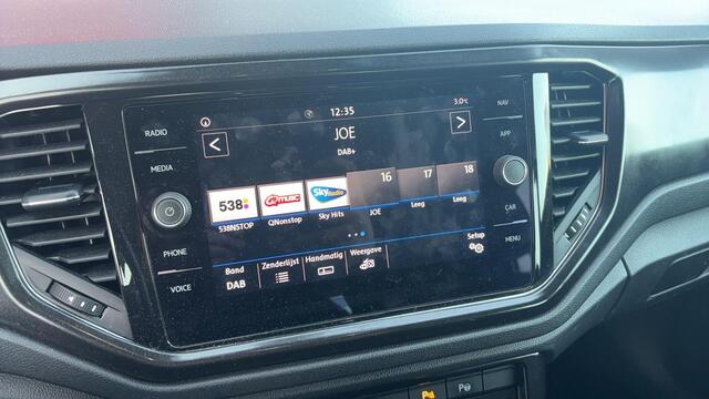 Volkswagen T-Roc 1.0 TSI Style FULL LED / CAMERA / STOELVERW / CARPLAY / DAB+ / NAVI / AIRCO / PDC / BLUETOOTH / ACC / NL-AUTO