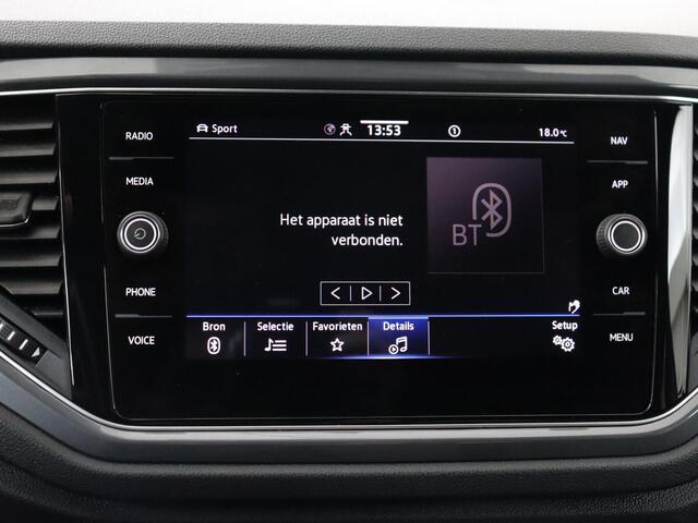 Volkswagen T-Roc 1.5 TSI Sport | Trekhaak | Camera | Carplay | Full LED | Adaptive cruise | Virtual Cockpit | Climate control | Navigatie | Bluetooth | Parkeerhulp