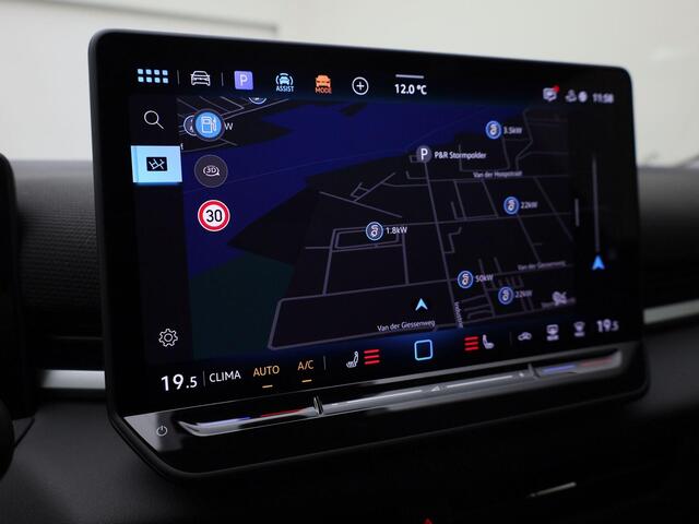 Volkswagen T-Roc 1.5eTsi/150PK R Line First Edition Black Style DSG · Navigatie · 360°Camera + Parkeersensoren · Stoel- & stuurverwarming · Garantie t/m 28-11-2025