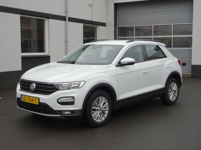 Volkswagen T-Roc 1.5 TSI Style Airco, navigatie, carplay, trekhaak, licht metalen velgen, parkeersensoren, automaat, enz. GEEN IMPORT