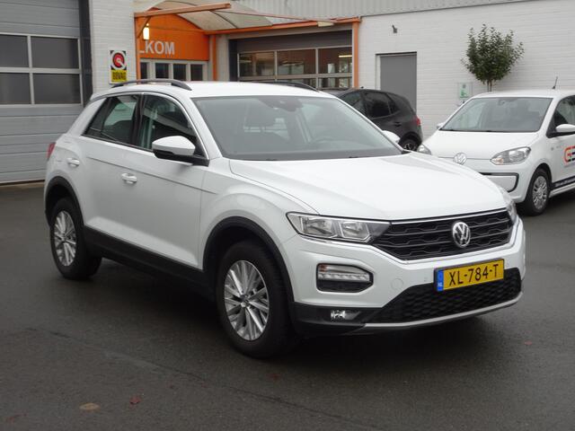 Volkswagen T-Roc 1.5 TSI Style Airco, navigatie, carplay, trekhaak, licht metalen velgen, parkeersensoren, automaat, enz. GEEN IMPORT