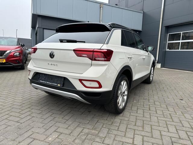 Volkswagen T-Roc 1.5 TSi Automaat 150 PK Navi. Camera stoelverw.