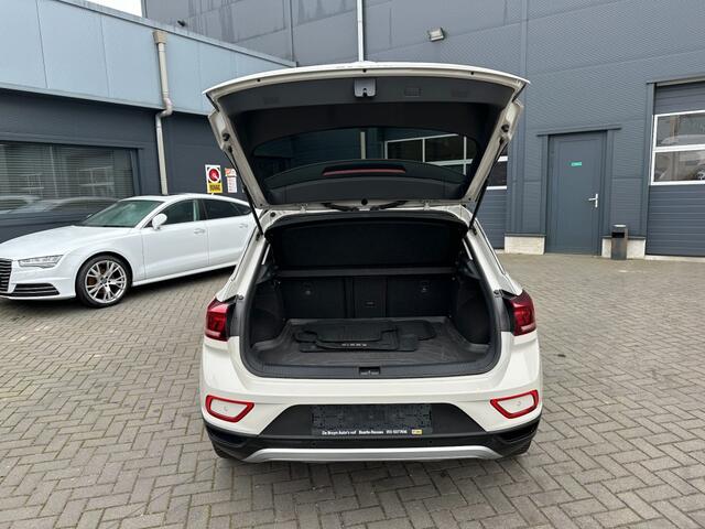 Volkswagen T-Roc 1.5 TSi Automaat 150 PK Navi. Camera stoelverw.