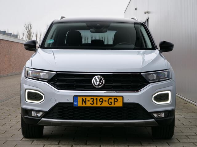 Volkswagen T-Roc 1.5 TSI Sport Business R 150 Pk Navigatie / Camera / PDC / Apple Carplay