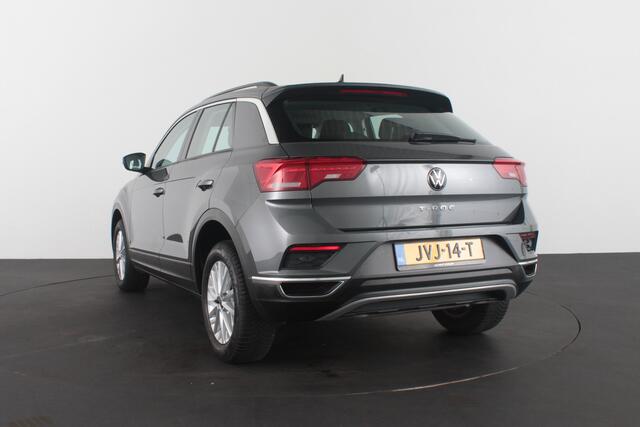 Volkswagen T-Roc 1.0 TSI Style > 110pk/Kleur Indium Grey/Parkeersensoren/navi/All season banden