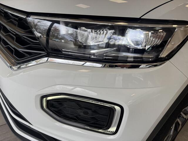 Volkswagen T-Roc 1.5 TSI R-LINE 150pk DSG | VIRTUAL | AUTOMAAT | 20" | FULL LED |