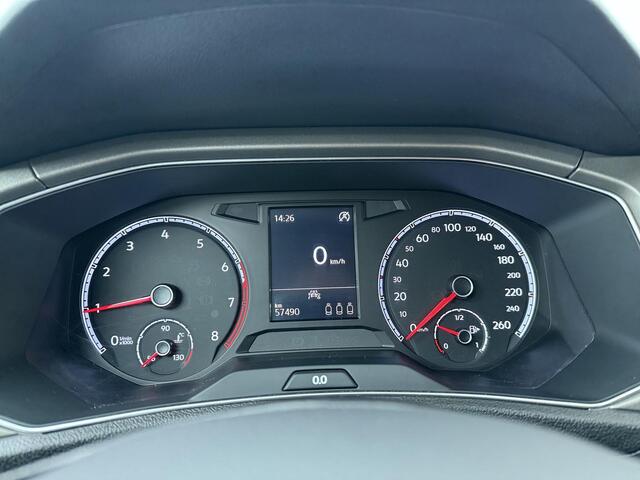 Volkswagen T-Roc 1.0 TSI Style | 110 PK | Adaptive cruise control | Parkeersensoren | Apple Carplay/Android Auto |