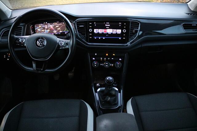 Volkswagen T-Roc 1.0 TSI Sport Xenon Virtual cockpit Navi 18inch Bj:2019