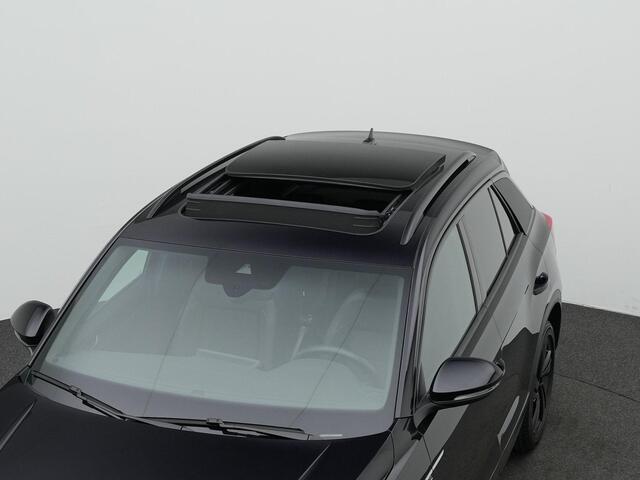 Volkswagen T-Roc 1.5 TSI 150 pk DSG R-Line Edition | Panoramadak | Trekhaak | IQ Light | Achteruitrijcamera | Navigatie